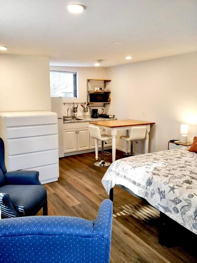 Two Fully Equipped Apartments And A Studio 5 Miles From The Beach St. Petersburg Ngoại thất bức ảnh