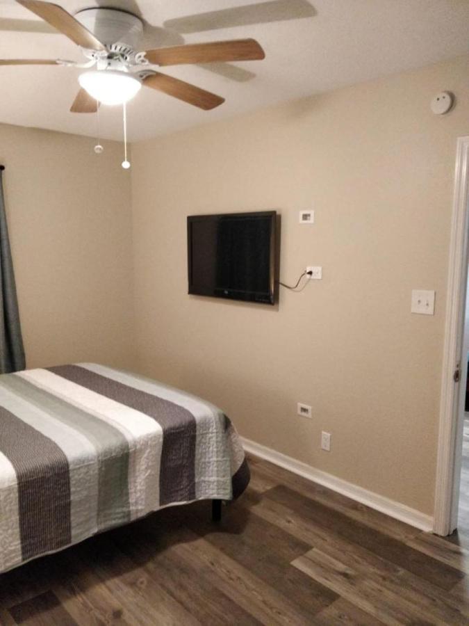 Two Fully Equipped Apartments And A Studio 5 Miles From The Beach St. Petersburg Ngoại thất bức ảnh